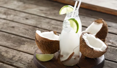 Benefícios do suco de coco com limão: Conheça as propriedades desta bebida; Veja receita