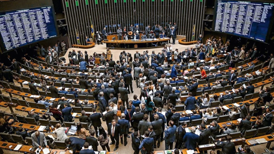 Escala 6×1: nenhum deputado de RR e RO ainda assinou a PEC; veja nomes