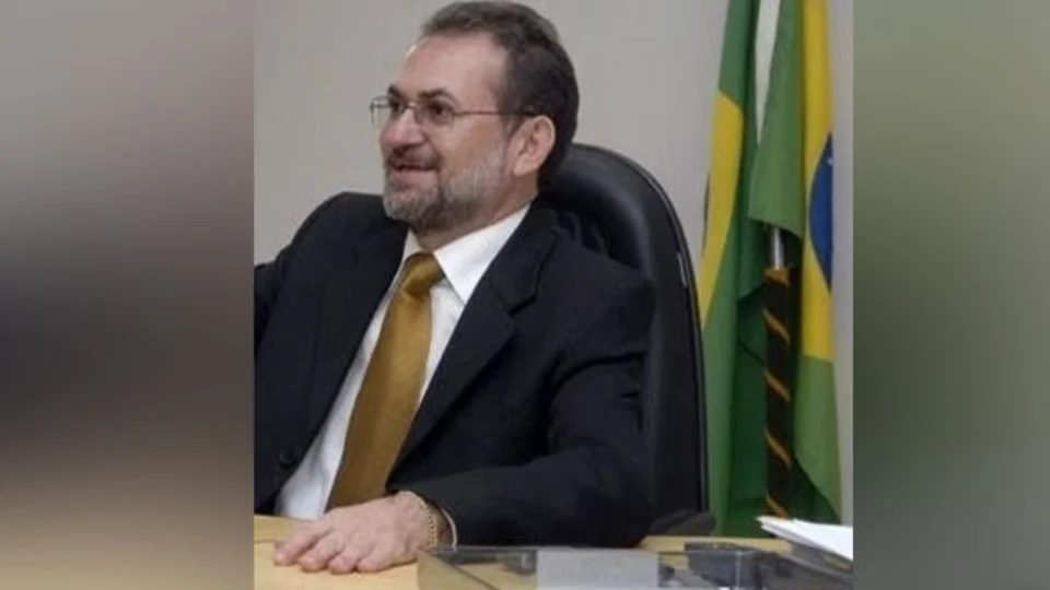 Condenado a 202 anos, ex-procurador preso por estupro é solto em Roraima