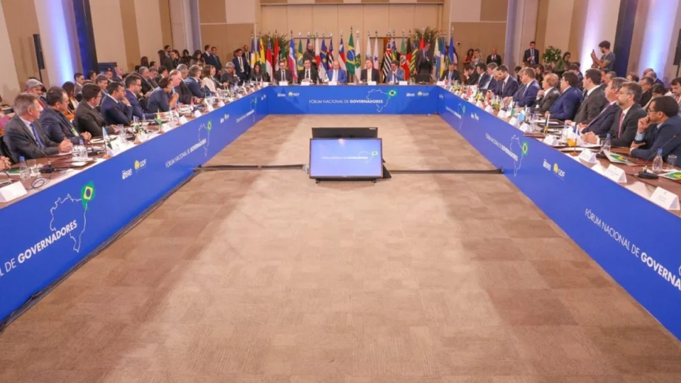 Governadores discutem segurança, saúde e reforma tributária