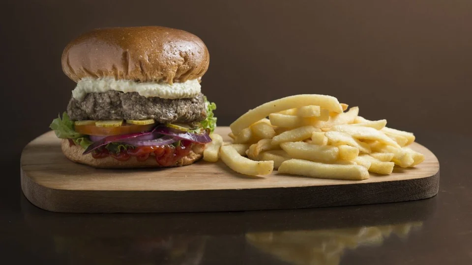 Quem tem colesterol alto pode comer o quê? Veja dicas de dieta