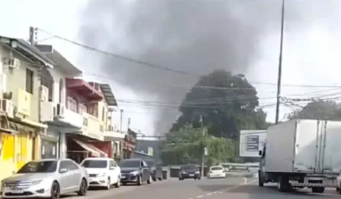 Vídeo: incêndio atinge casa e assusta moradores na zona Sul de Manaus