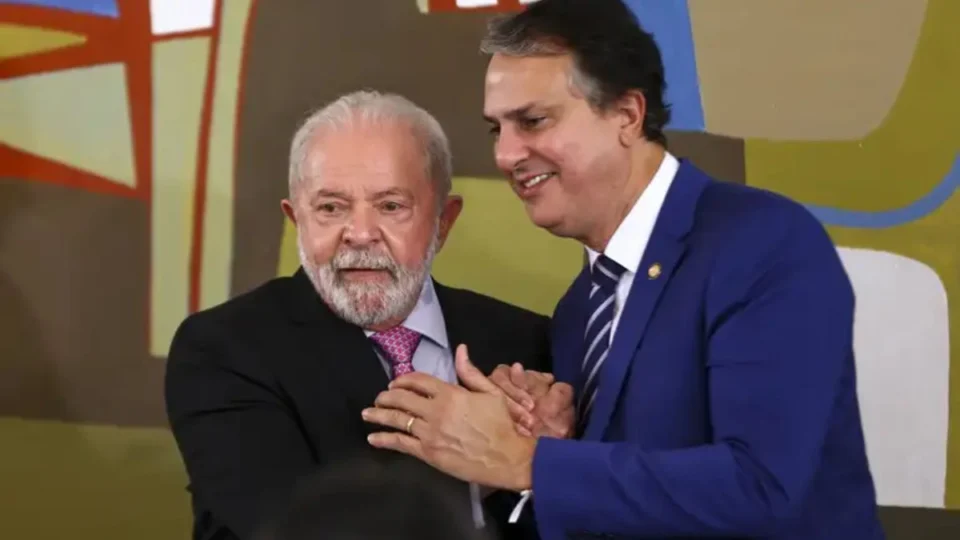 Lula visita sala de situação do Enem no primeiro dia da aplicação da prova