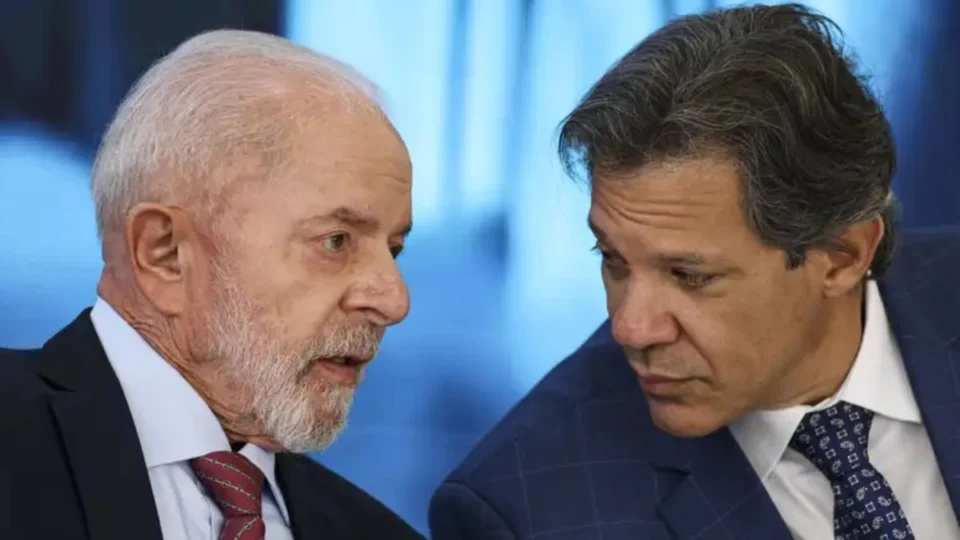 Haddad e Lula se encontram hoje para discutir cortes de gastos