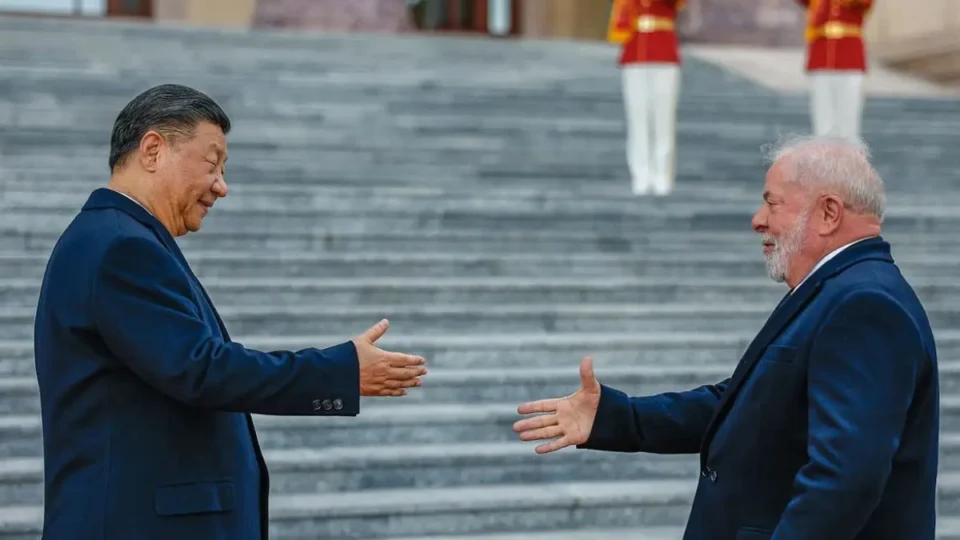Xi Jinping visita Brasília para encontro com Lula