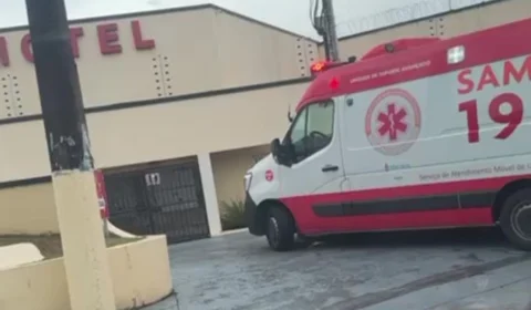 VÍDEO: homem passa mal e morre em motel de Manaus