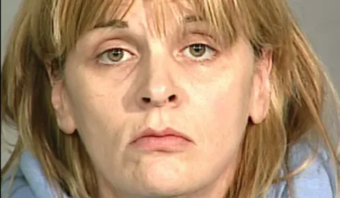 Mulher é libertada após 13 anos de prisão pela Justiça por evidências contraditórias