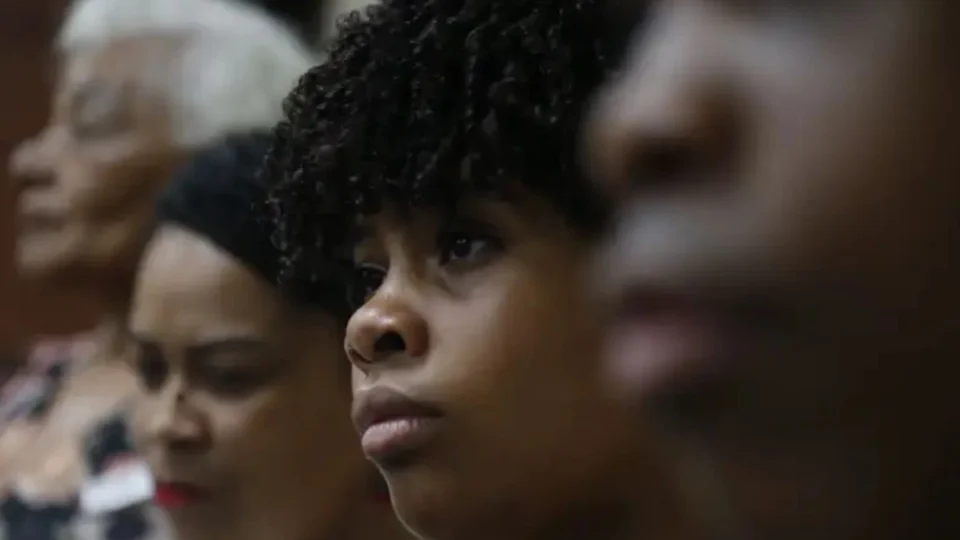 Mercado de trabalho brasileiro ainda reflete desigualdades raciais