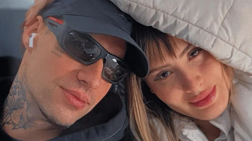 Namorada de Filipe Ret é alvo de críticas por vestido ousado; cantor a defende