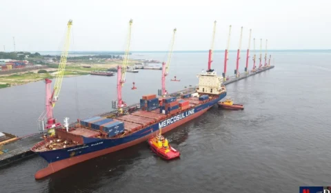 Após seca severa: navios cargueiros voltam a atracar em Manaus