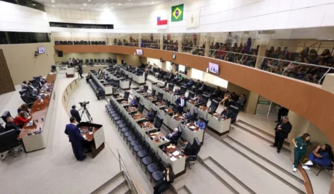 Vereadores de Manaus terão dois aumentos de salários em 2025