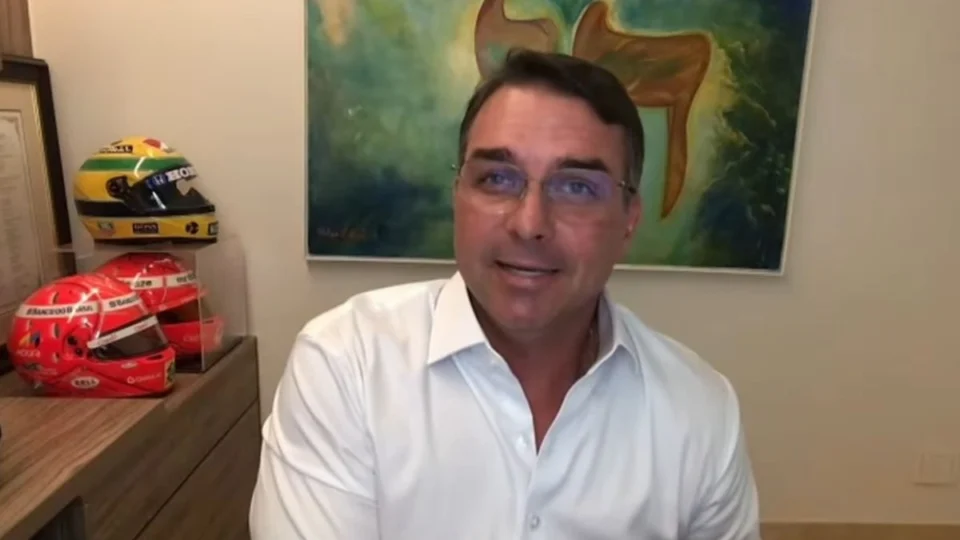 ‘Macapá, Manaus e Belém seriam beneficiadas’, diz Flávio Bolsonaro sobre PEC das Praias