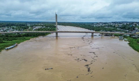 Imac investiga derramamento de óleo no Rio Juruá em Cruzeiro do Sul