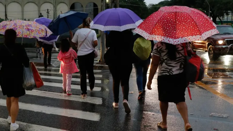 Previsão do tempo indica possibilidade de chuva em Rio Branco nesta terça (24); veja