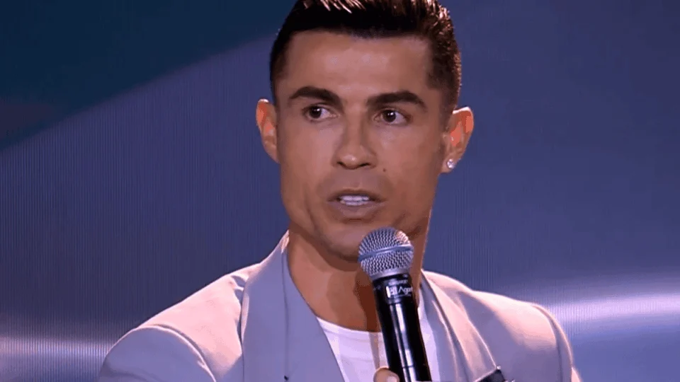 VÍDEO: Cristiano Ronaldo afirma que Vini Jr. merecia a Bola de Ouro durante discurso