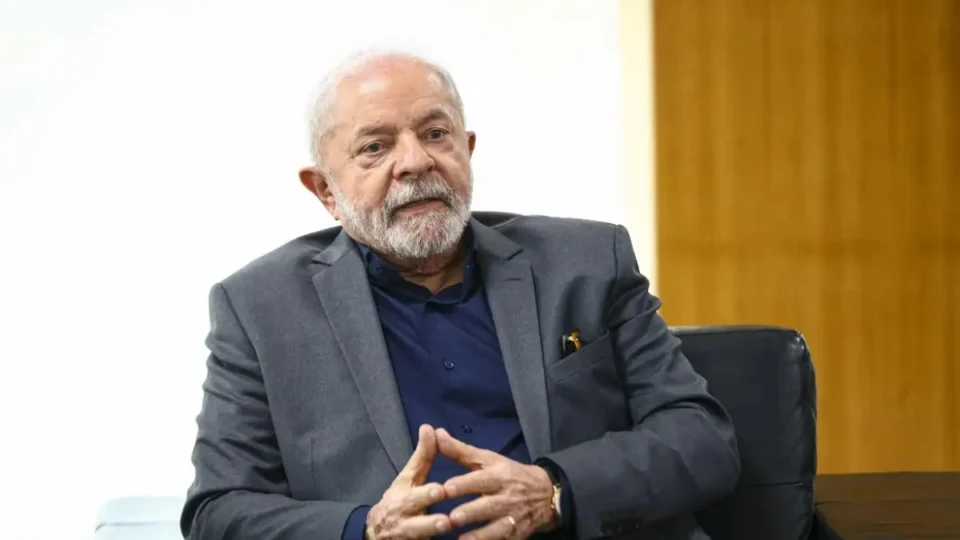 Lula passa por cirurgia em São Paulo