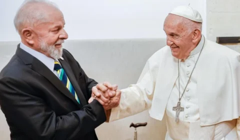 Lula parabeniza papa Francisco pelos 88 anos: ‘exemplo de vida’