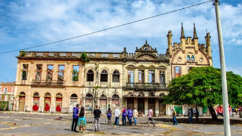Feira de Natal gratuita começa nesta quarta (18) no complexo Booth Line, no Centro de Manaus