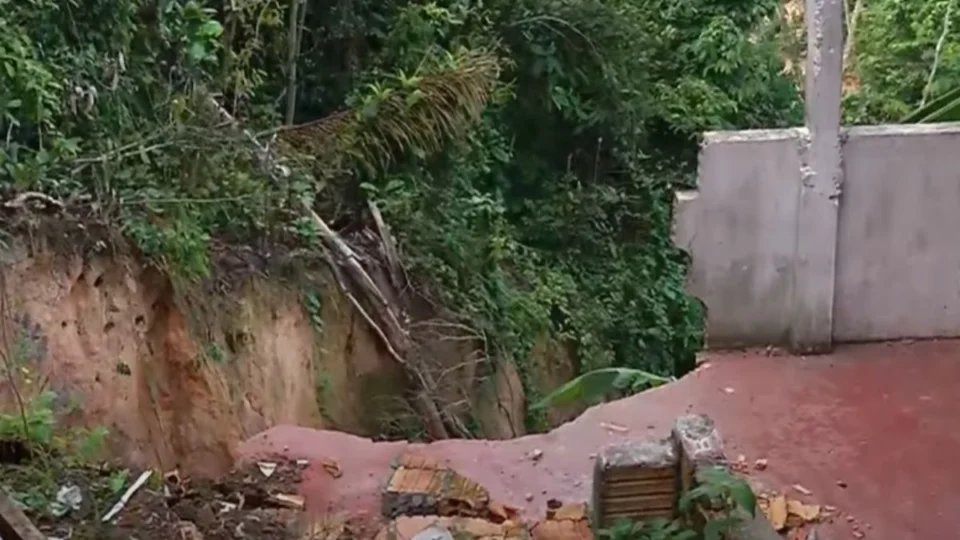 Defesa Civil alerta para risco de deslizamentos em nove bairros de Manaus