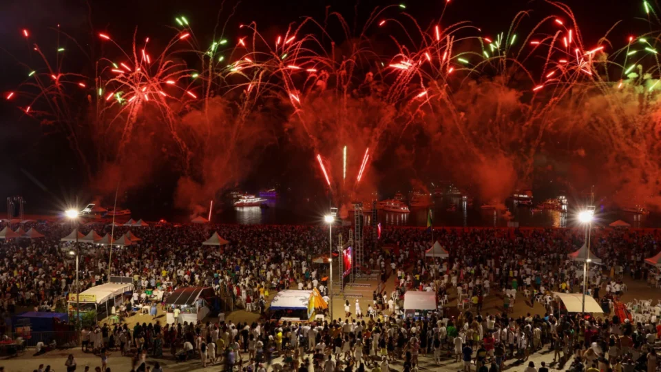 Réveillon Manaus 2025 na Ponta Negra promete shows, diversidade e celebração especial