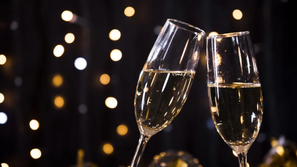 Mensagem de Feliz Ano Novo 2025: melhores mensagens para amigos, parentes e colegas