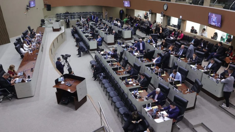Aumento do salário dos vereadores de Manaus será votado na próxima segunda-feira (9)