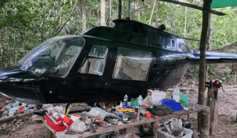 PRF e IBAMA desativam helicóptero clandestino em área de garimpo ilegal em Roraima
