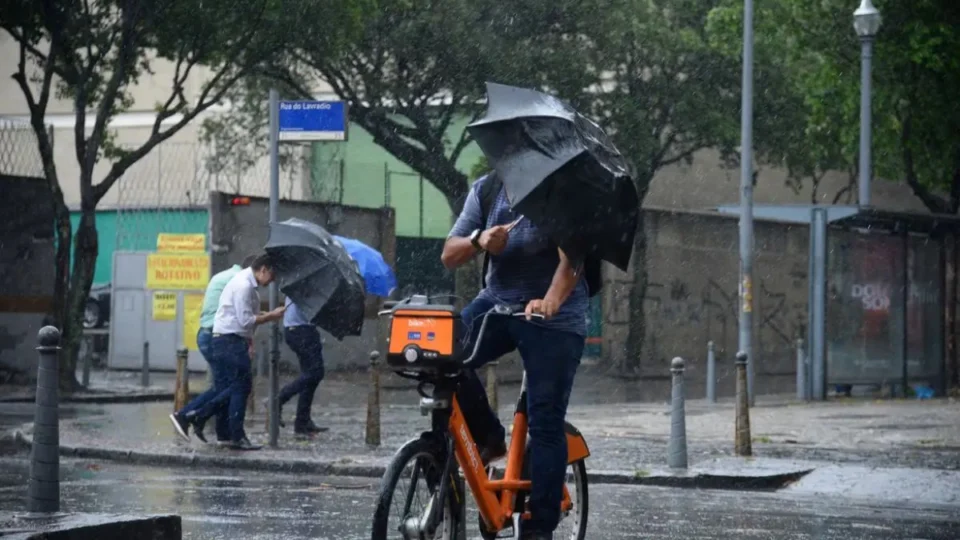 Chuva intensa marca os últimos dias do ano em boa parte do Brasil