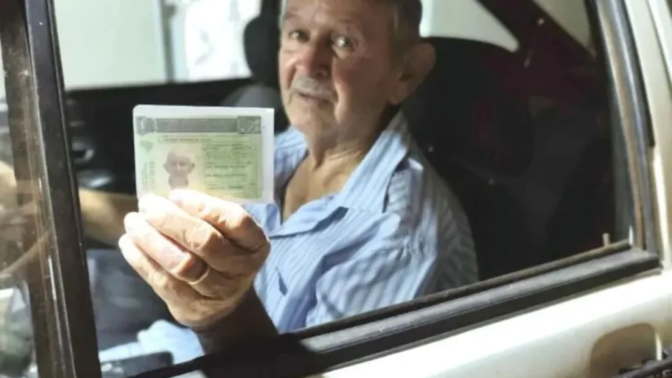 Carteira de Estacionamento do Idoso: saiba como emitir online e garanta sua vaga