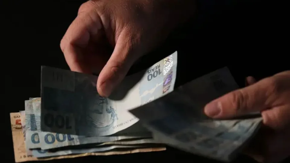 Economia em foco: Copom pode elevar Selic para 12% ao ano