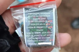 Sorteio do crime: polícia apreende drogas com aviso inusitado em Manaus