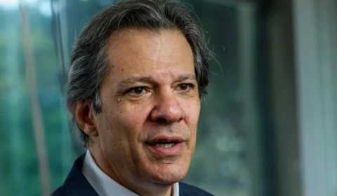 Haddad interrompe férias e terá reunião com Lula