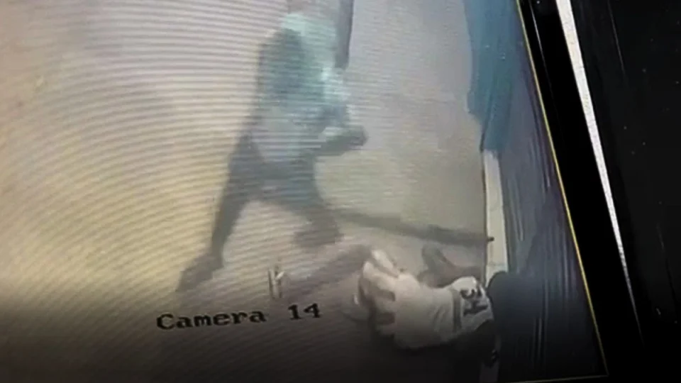 VÍDEO: Homens arrombam mercado em Boa Vista e furtam dinheiro