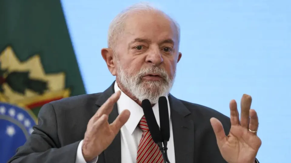 Lula veta pensão vitalícia para crianças com microcefalia causada por Zika