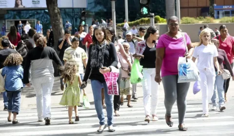 Desemprego no Brasil atinge menor taxa histórica, aponta IBGE