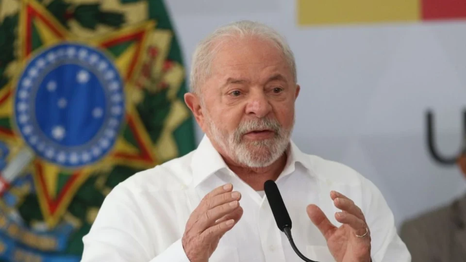 Lula fará nova cirurgia no Sírio-Libanês, diz boletim-médico