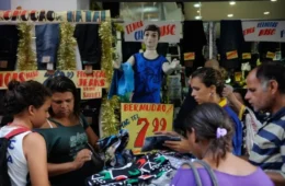 Impostos mais altos impulsionam varejo local e reduzem importados