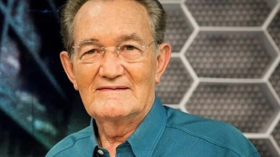 Léo Batista, ícone do jornalismo esportivo, morre aos 92 anos
