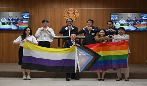 Centenas de casais LGBTQIA+ se casam na Tailândia após nova legislação