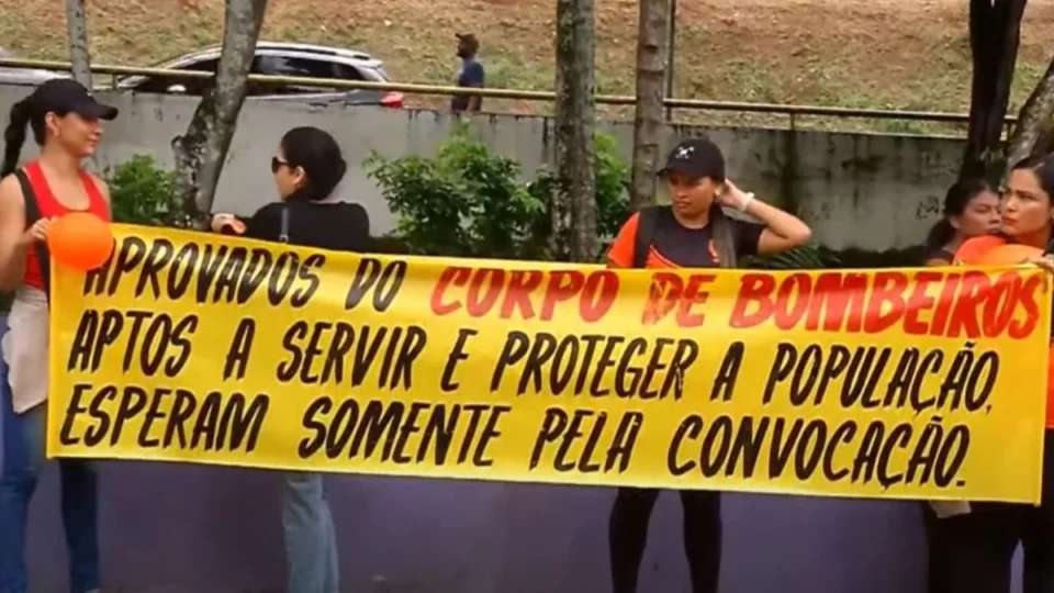 Aprovados em concursos públicos cobram convocação do Governo em Manaus