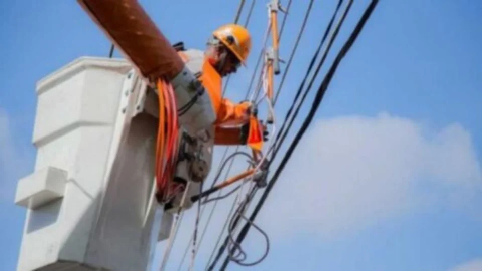 Sete bairros devem ficar sem energia hoje (17/2) em Manaus; confira lista