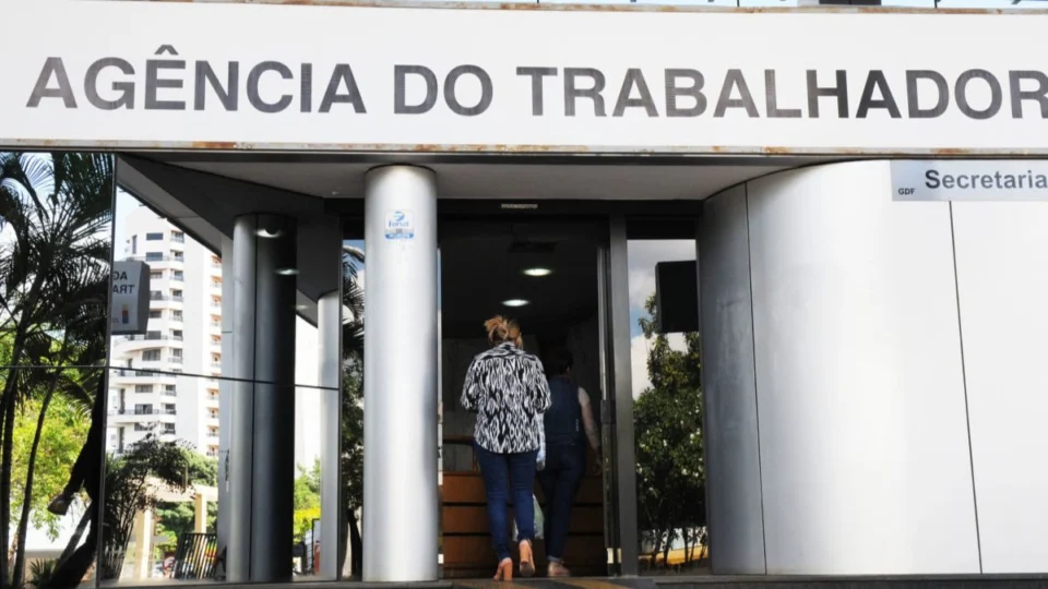 Mais de 100 vagas de emprego abertas no DF nesta quarta (22); confira