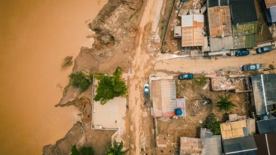 Governo envia equipe à Bolívia para negociar construção de muros no Rio Acre; entenda
