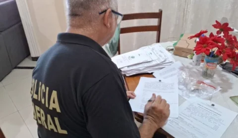 Operação da Polícia Federal mira organização suspeita de manipular sistema de agendamentos do SUS
