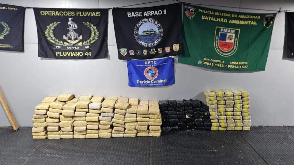 Base Arpão apreende 250 quilos de drogas no Rio Negro