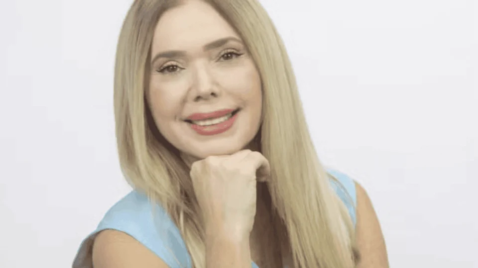 Luiza Maura, prefeita de São João da Baliza, sanciona aumento do próprio salário