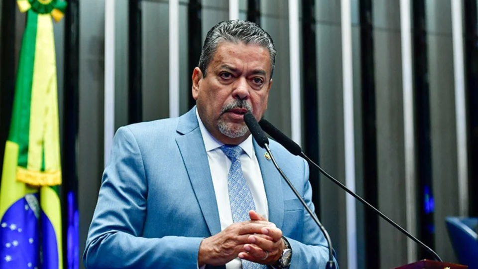 Dr. Hiran assina apoio ao impeachment de Alexandre de Moraes