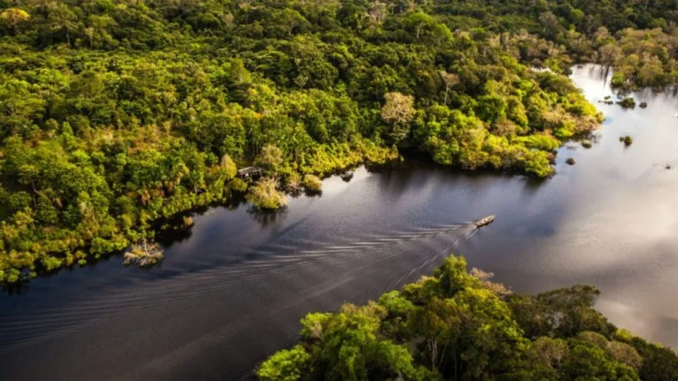 Ibama pode autorizar exploração de petróleo na Foz do Amazonas em 2025, apesar de alertas ambientais