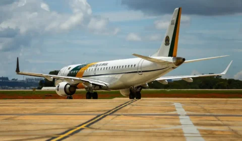 Avião da FAB realiza pouso de emergência no Aeroporto de Brasília