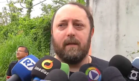 Homem é encontrado morto em terreno abandonado com sinais de tortura em Manaus